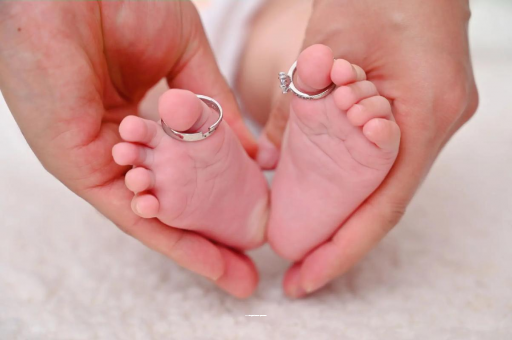 响水怀孕肚子一边高一边低